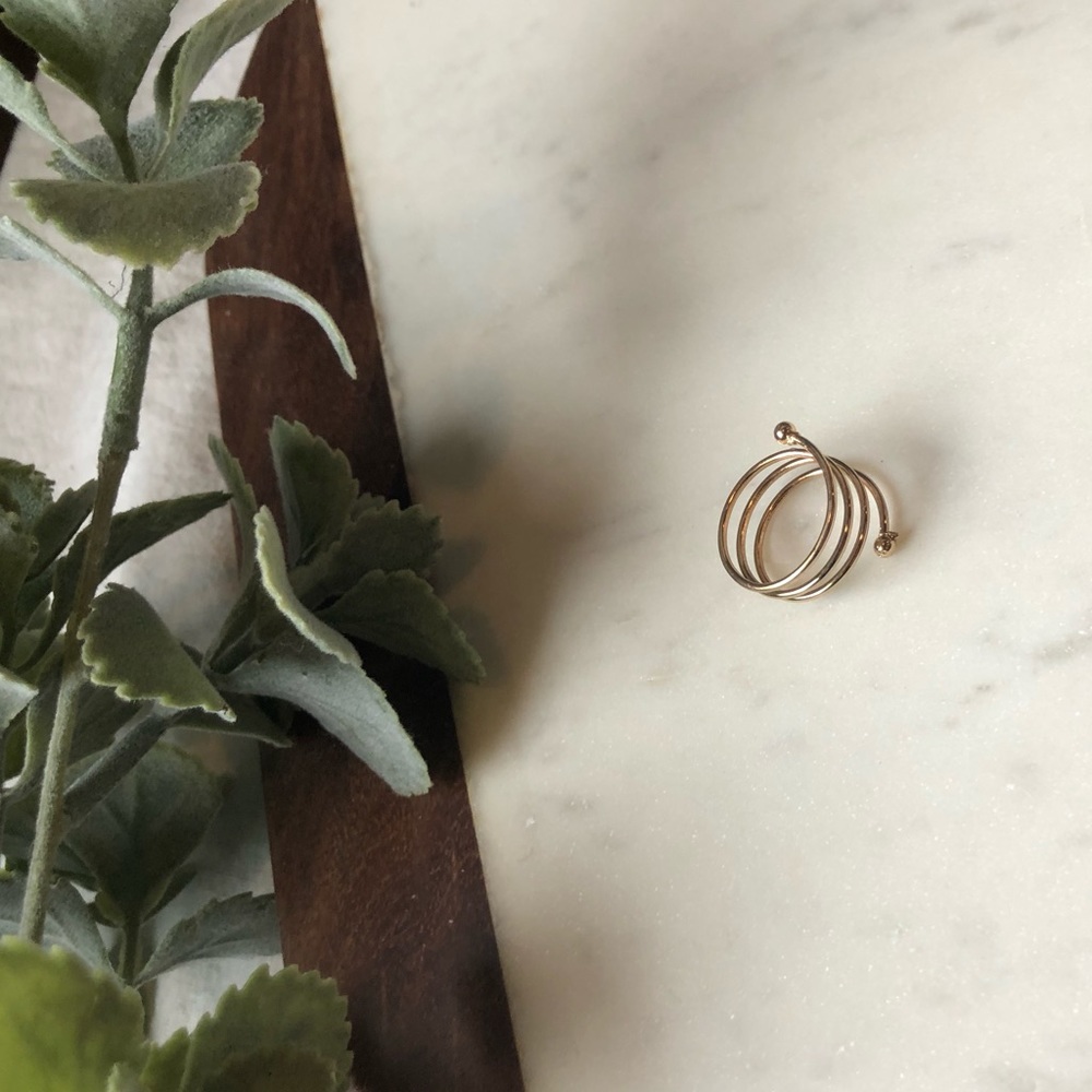 The Gretel - Twisted Spiral Dainty Gold Ring